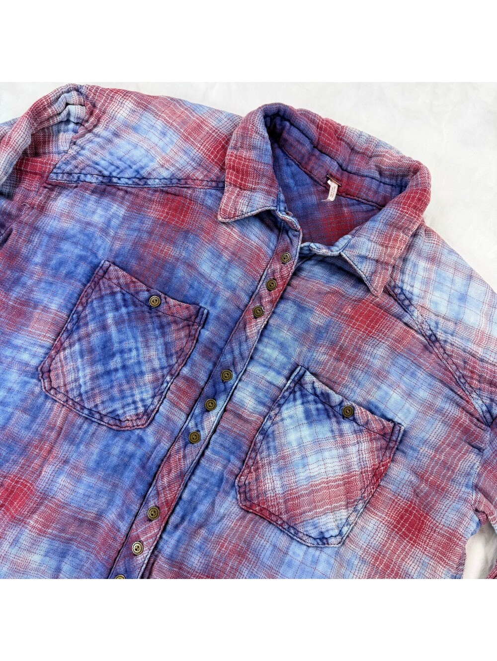 Men's Long Sleeve Button-Up Plaid Shirt in Red and Blue